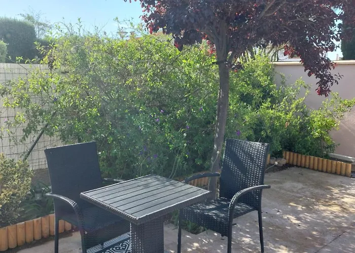 Sainte Marie La Mer : Villa Independante, Plage A Pied A 250 M