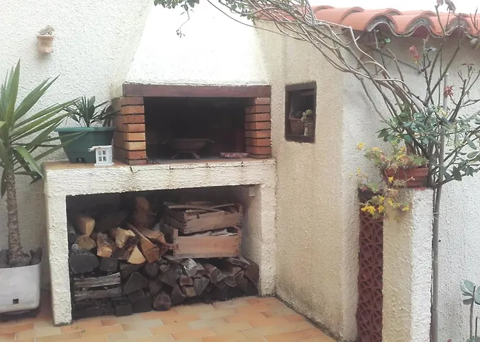 Maison Charmante A Sainte-Marie Avec Grand Jardin